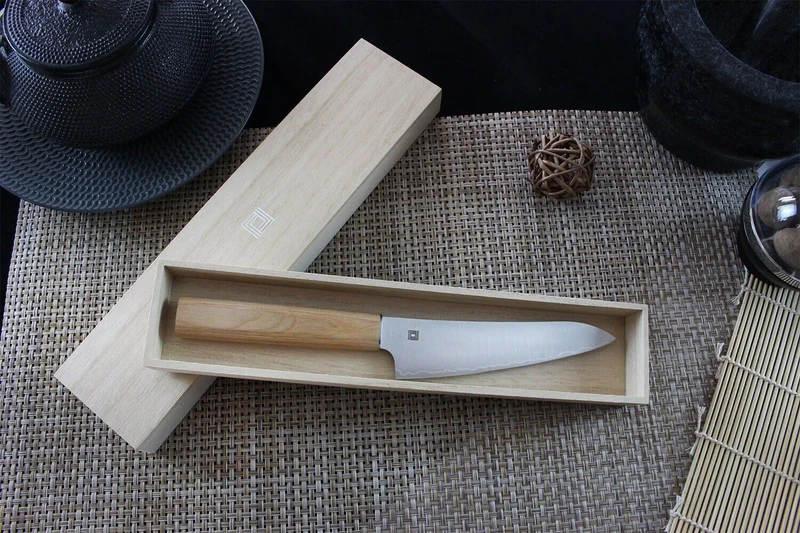 Couteau universel japonais Shizu Hamono Yuri 13.5cm manche clair