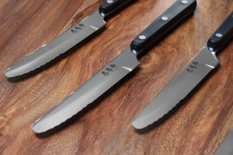 Coffret de table Wusaki 4 couteaux à steak 10.5cm à bout rond