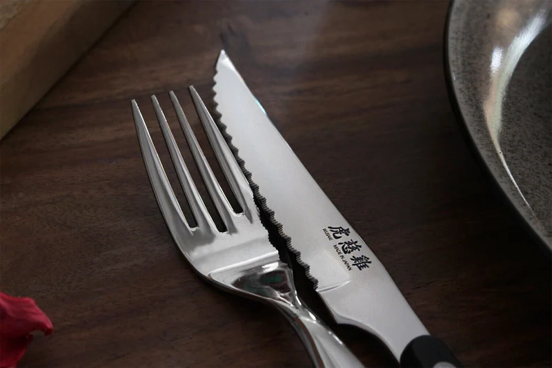 Coffret de table Wusaki 2 couteaux à steak 11cm + 2 fourchettes