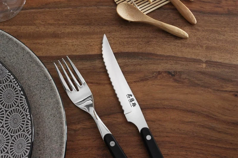 Coffret de table Wusaki 2 couteaux à steak 11cm + 2 fourchettes