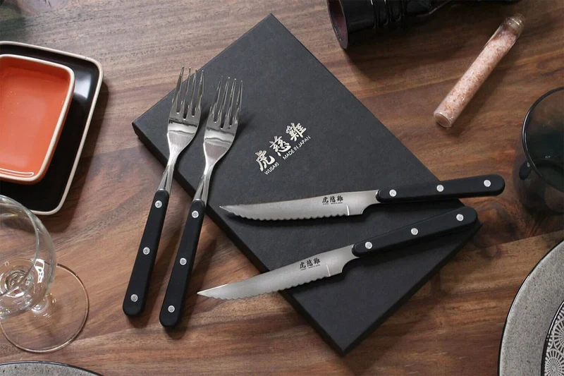 Coffret de table Wusaki 2 couteaux à steak 11cm + 2 fourchettes