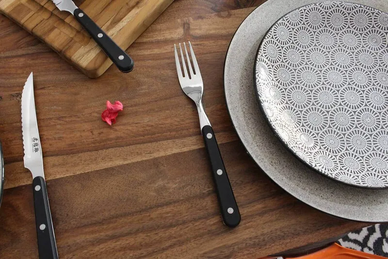 Coffret de table Wusaki 2 couteaux à steak 11cm + 2 fourchettes