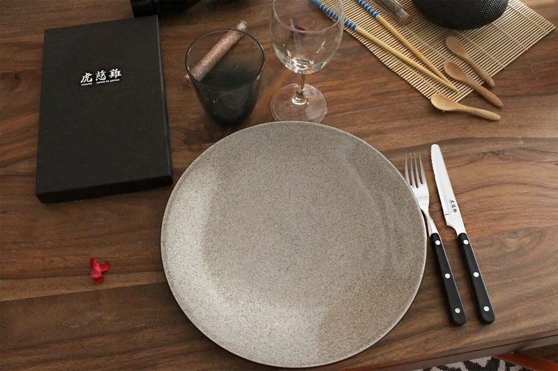 Coffret de table Wusaki 2 couteaux à steak à bout rond + 2 fourchettes