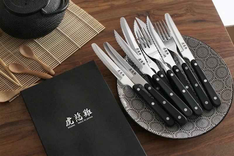 Coffret de table Wusaki 2 couteaux à steak à bout rond + 2 fourchettes