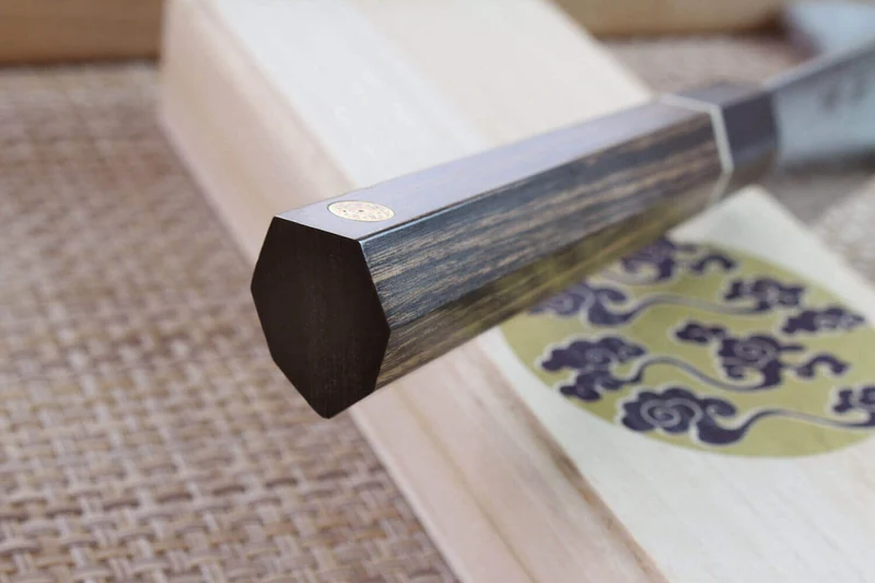 Couteau de chef Kiritsuke japonais Kanetsugu Zuiun acier SPG2 damas 21cm