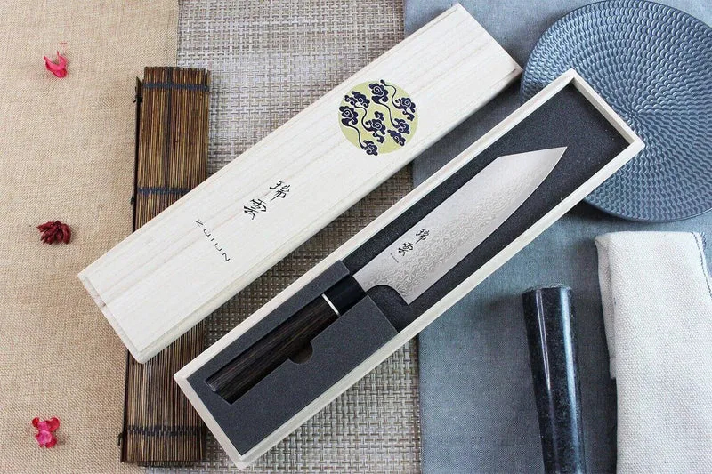 Couteau santoku japonais Kanetsugu Zuiun acier SPG2 damas 18cm