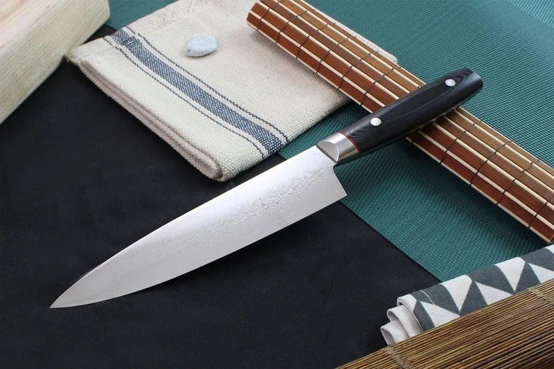 Couteau de chef japonais Kanetsugu Saiun 20cm damas 65 couches