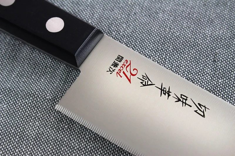 Couteau santoku japonais Kanetsugu Rev 21 lame 13.5cm micro dentée