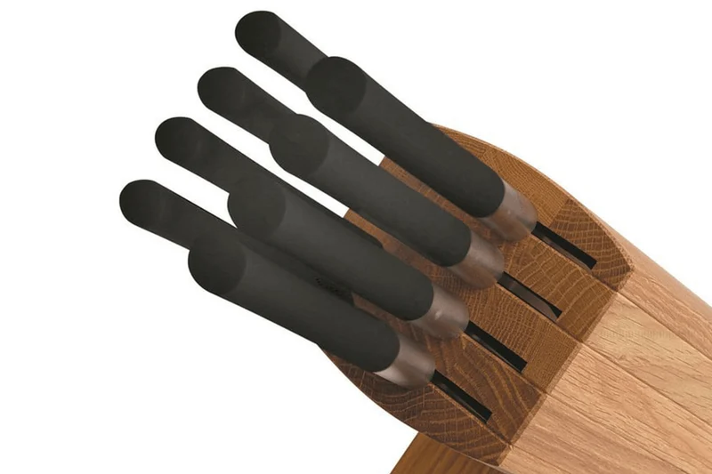 Bloc en chêne avec 8 couteaux japonais Kai Wasabi Black