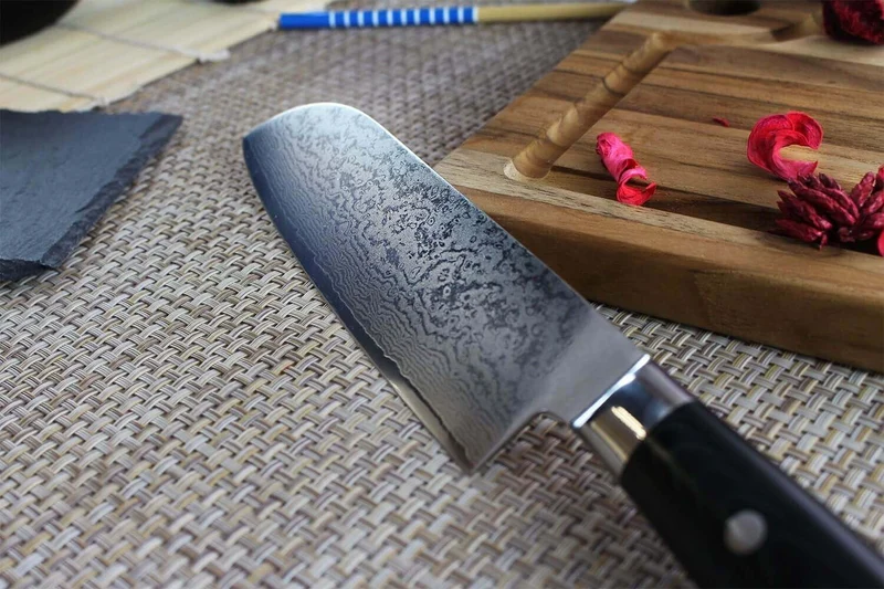 Couteau santoku japonais Satake Cutlery Helios 17cm damas 69 couches