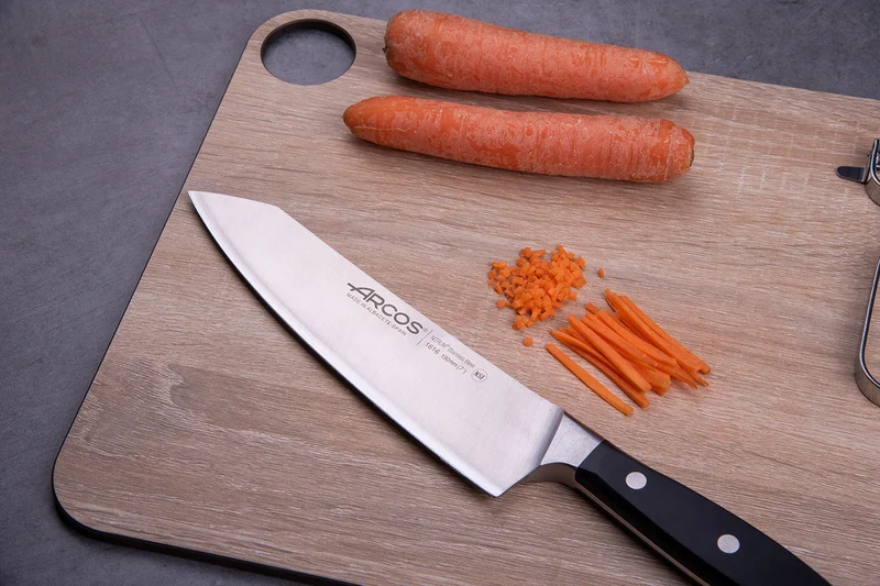 Couteau Rocking Santoku Arcos Manhattan 19cm tranchant extrême