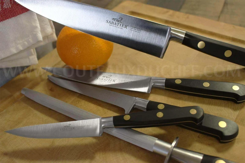 Mallette de 4 couteaux + 1 fusil Sabatier Chef fabrication française