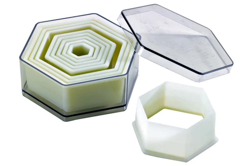 Set de 9 découpoirs professionnels héxagonaux unis polyglass