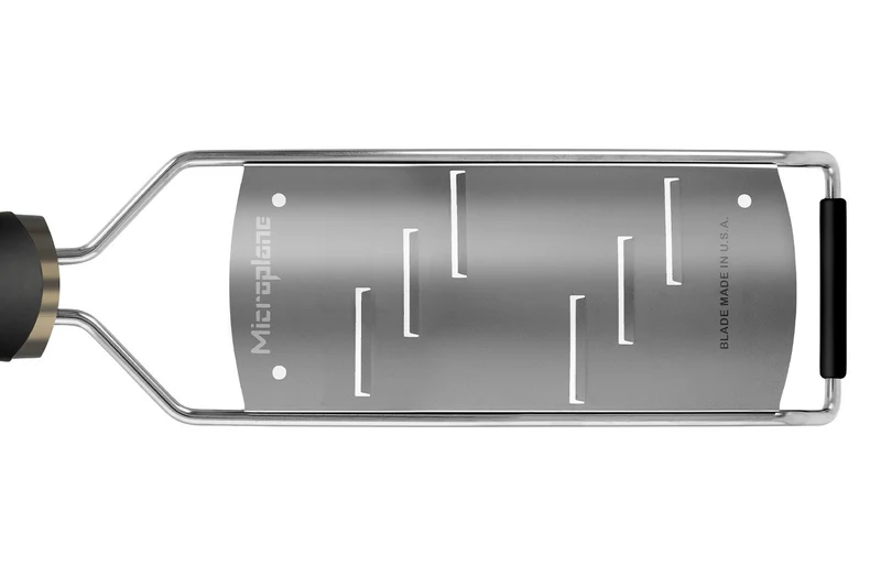 Râpe Microplane Gourmet coupe large manche noir