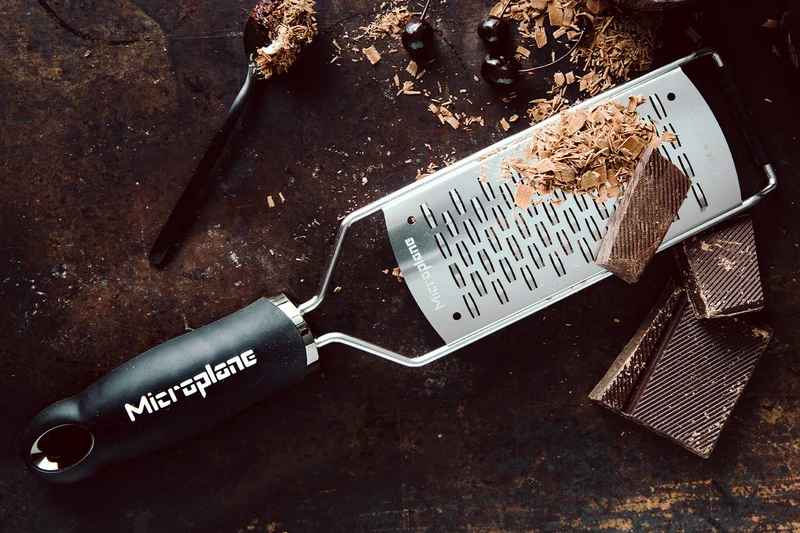 Râpe Microplane Gourmet double tranchant manche noir