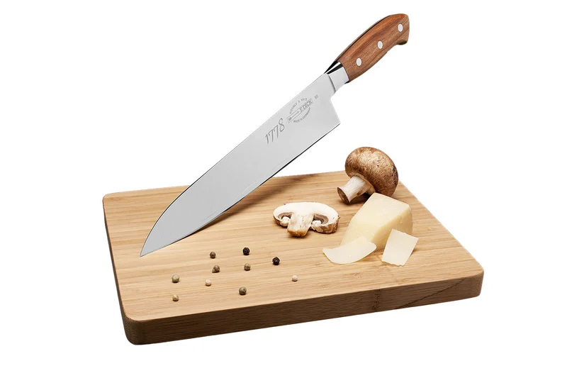 Couteau de chef DICK 1778 lame acier 3 couches 24cm manche bois de prunier