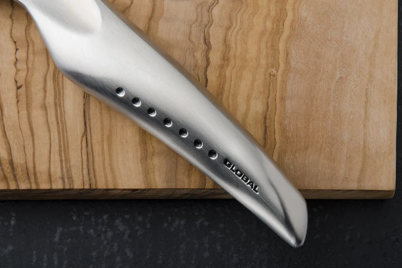 Couteau d'office japonais Global Sai S03R lame droite martelée 9cm