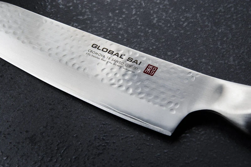 Couperet à légumes japonais Global Sai M06 lame martelée 15cm