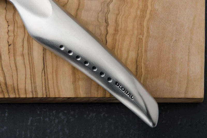Couteau de chef japonais Global Sai 06 lame martelée 25cm