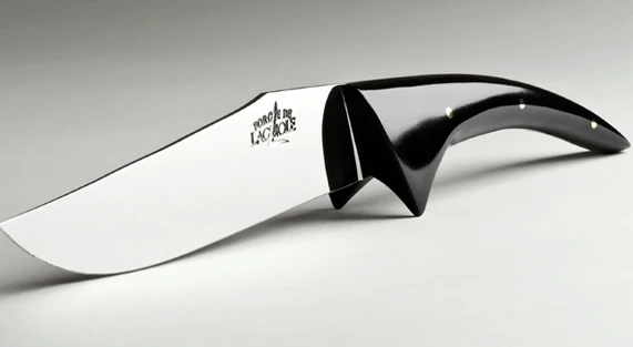 Couteau à fromage Jojo Long Legs Forge de LAGUIOLE design noir P. STARCK