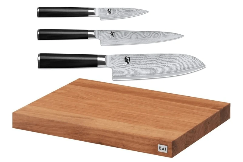 Set de découpe KAI planche à découper en chêne + 3 couteaux Shun Classic