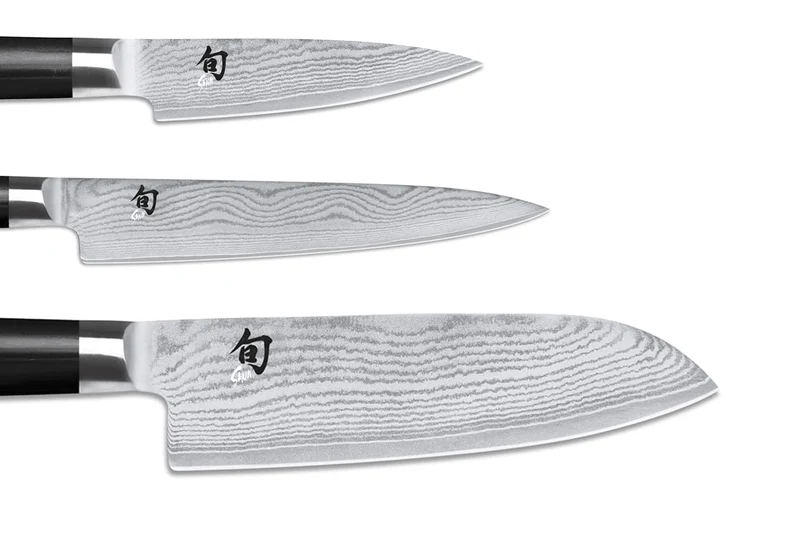 Set de découpe KAI planche à découper en chêne + 3 couteaux Shun Classic