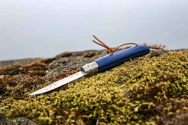 Couteau Opinel Tradition Baroudeur n°08 lame 8,5cm manche bleu