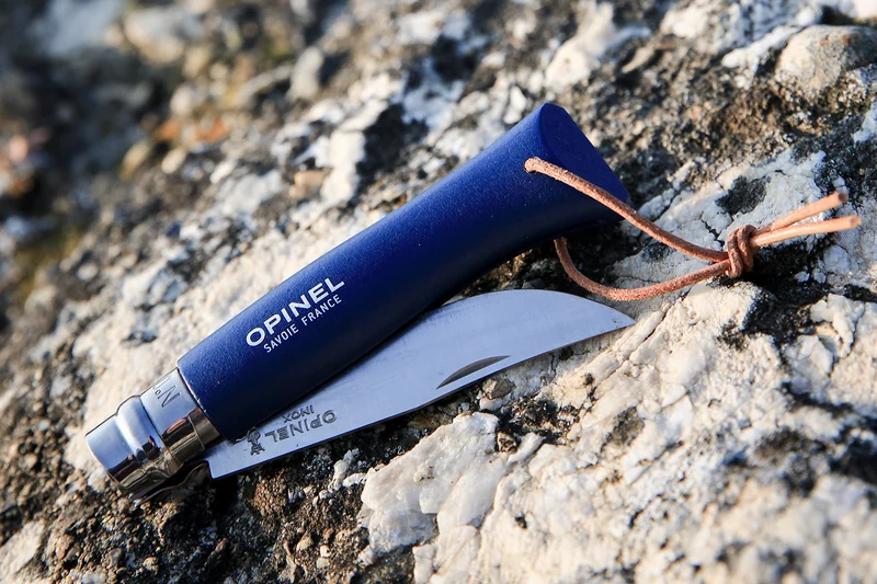 Couteau Opinel Tradition Baroudeur n°08 lame 8,5cm manche bleu