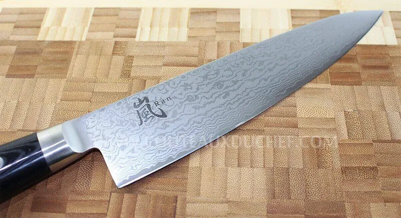 Couteau de chef japonais Yaxell RAN lame 20cm damas 69 couches
