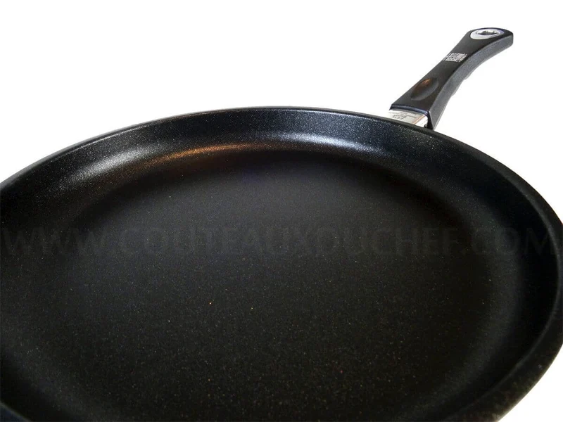 Poêle à frire ronde pro AMT 28cm anti-adhérente + induction