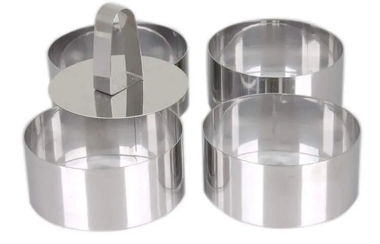 Set de 4 cercles à pâtisserie 10cm LARES tout inox + poussoir