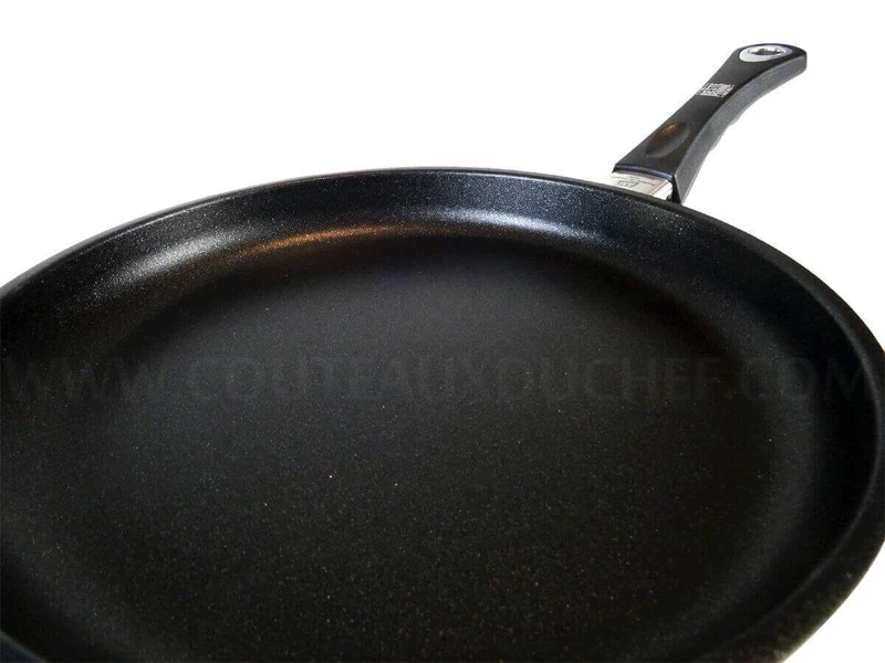Poêle à frire ronde pro AMT 28cm anti-adhérente