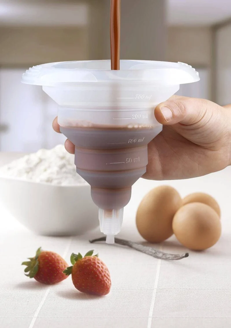 Entonnoir pliable transparent SILIKOMART + bouchon