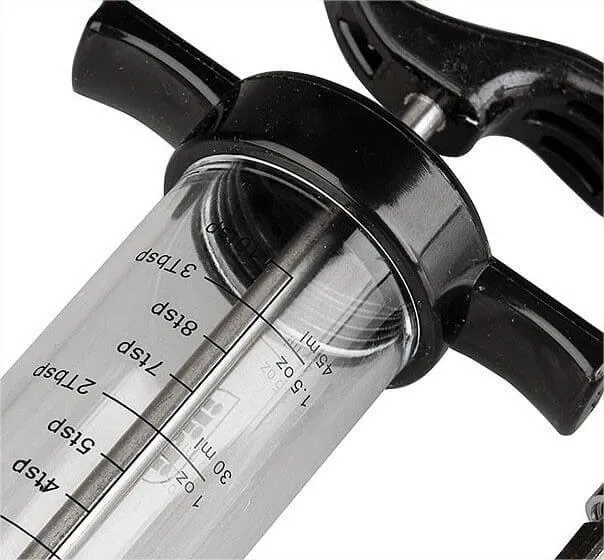 Seringue à sauce ergonomique avec aiguille inox 7.5cm