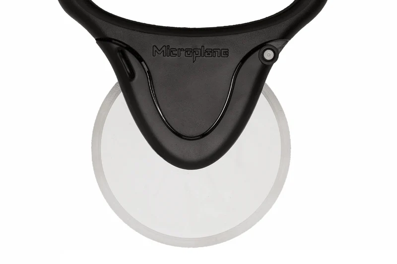 Roulette à pizza Microplane EASY PREP noire poignée ergonomique